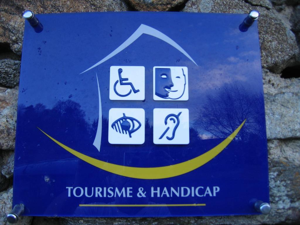 La Ferme Des Genets Bed and Breakfast Medeyrolles Εξωτερικό φωτογραφία