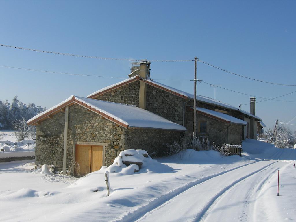 La Ferme Des Genets Bed and Breakfast Medeyrolles Εξωτερικό φωτογραφία