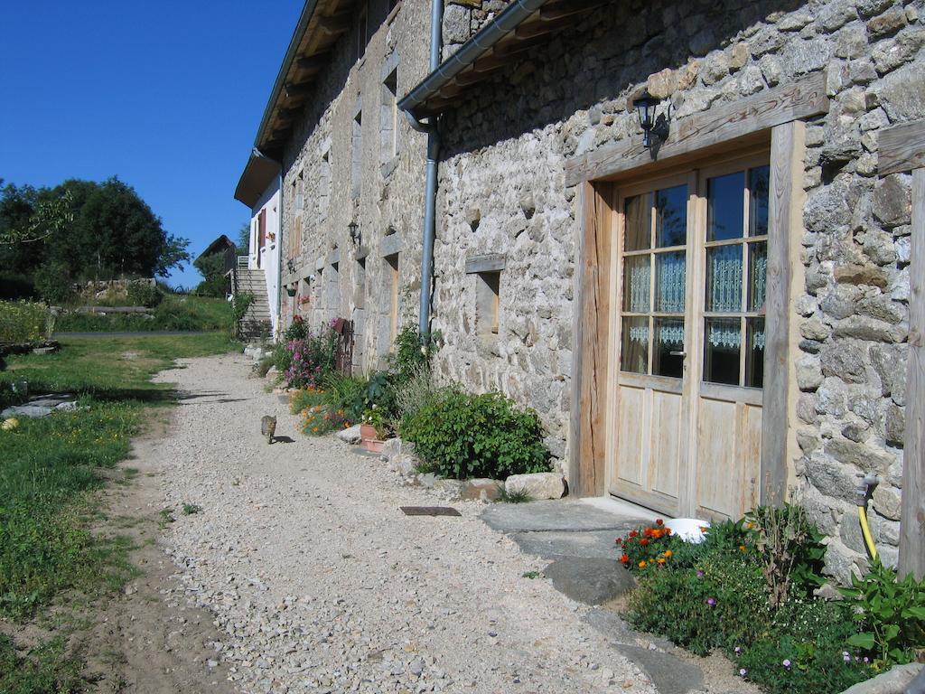 La Ferme Des Genets Bed and Breakfast Medeyrolles Εξωτερικό φωτογραφία